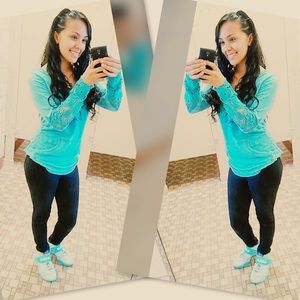 Meet your Posher, Alexis